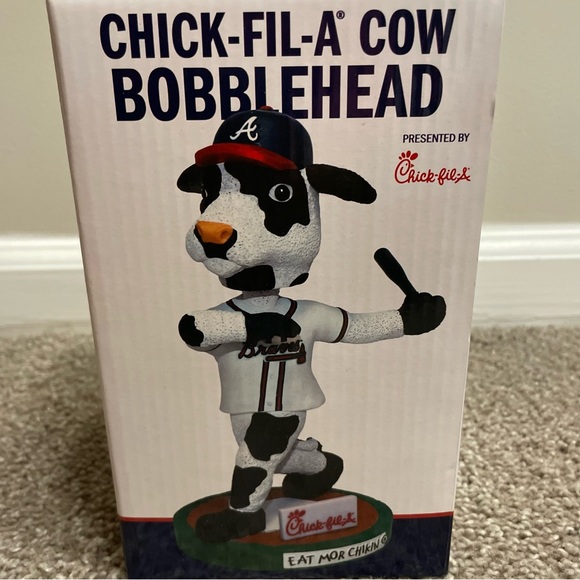 Atlanta Braves Chick-fil-A Cow Bobblehead SGA 2024 - New in Box - Picture 3 of 3